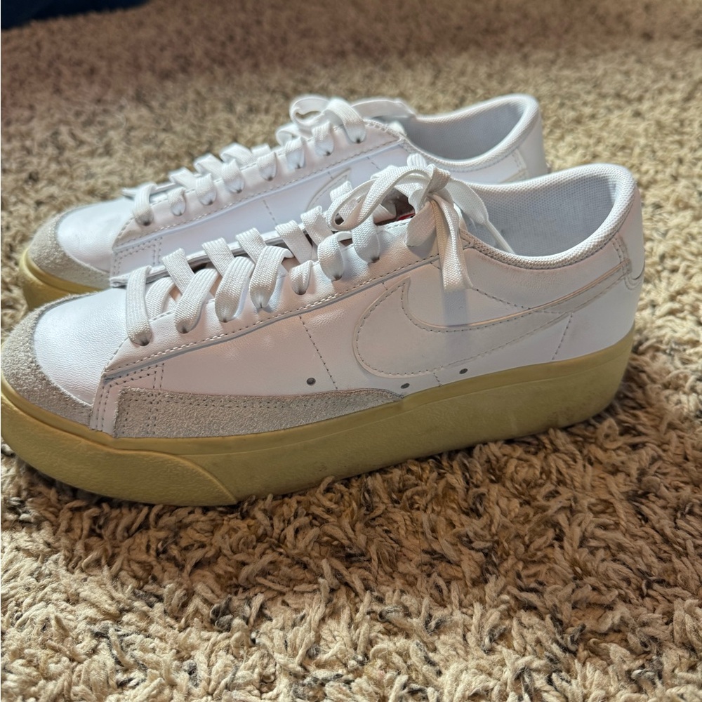Nike White and Tan Sneakers Classic Low-Top Design